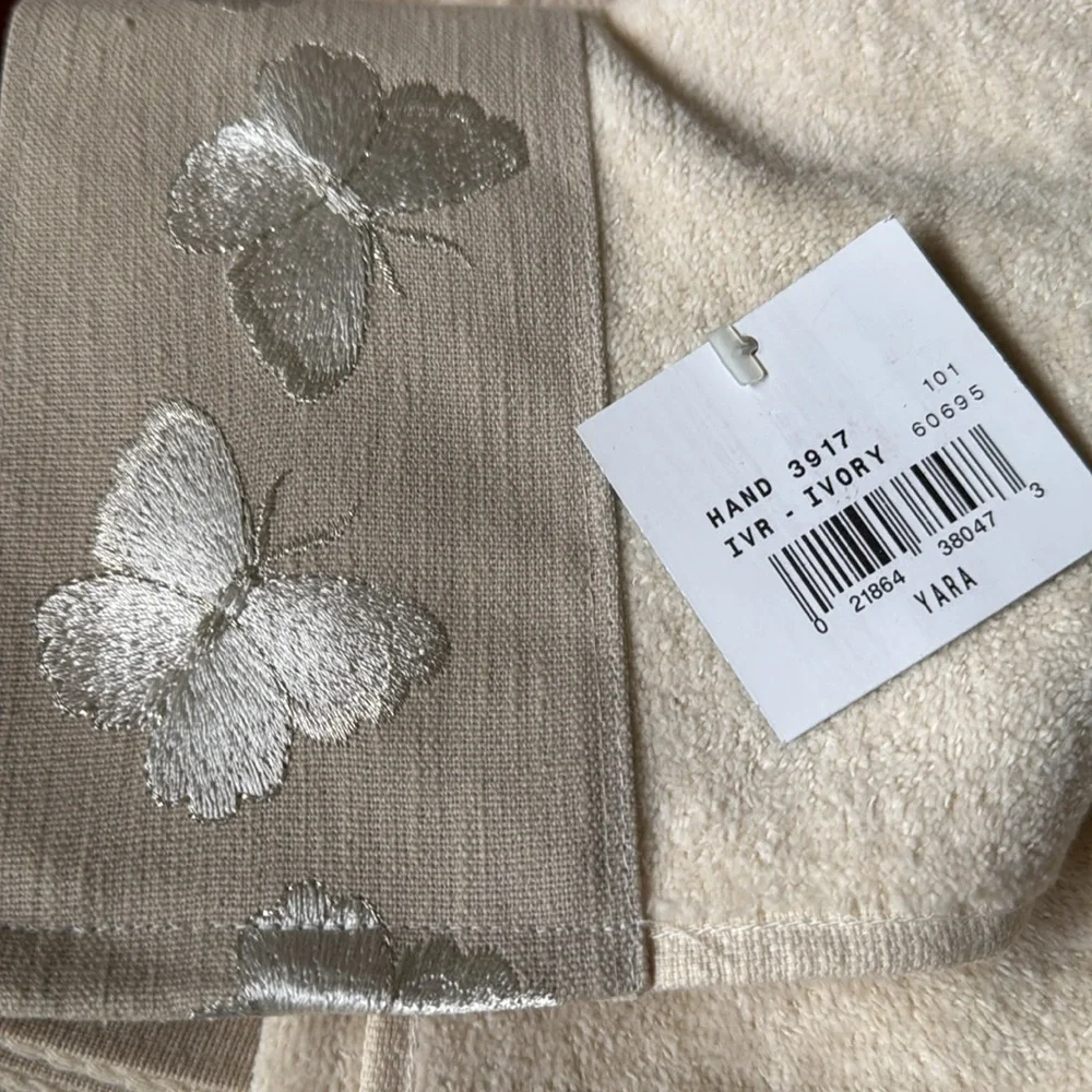 Avanti New With Tags Elegant Cream Butterfly Towels